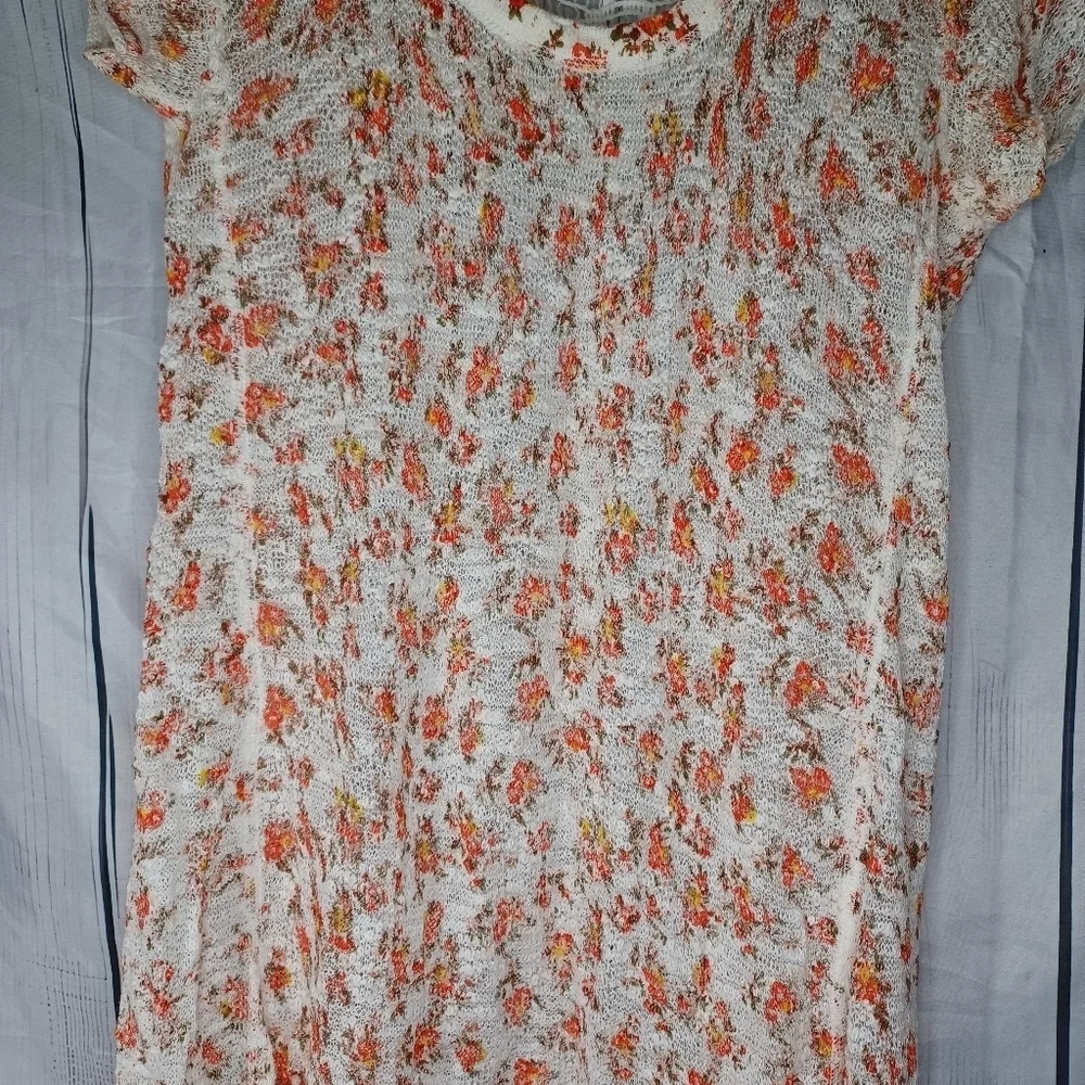 Free people boho ditsy floral White Pink Crochet Lace Hippie Top